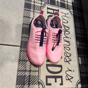 Clove shoes in miami pink W7.5